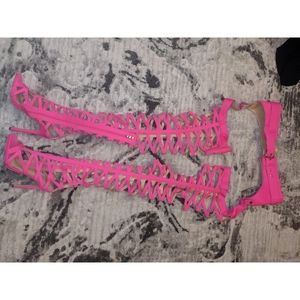 Hot Pink Garter/Heel set (never used)